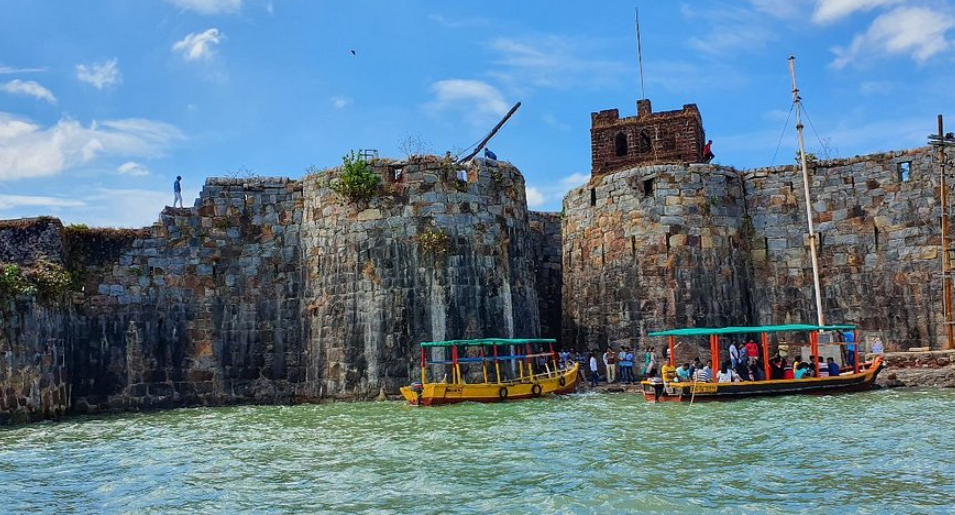 Sindhudurg Fort Ferry, Sindhudurg, Maharashtra - Vushii.com